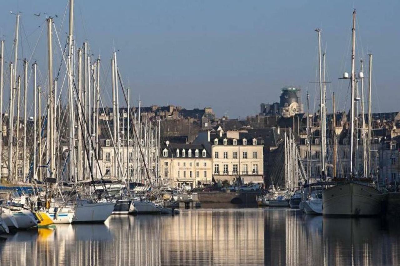 Stop 100M Du Port-Parking Gratuit A 5Mn 반느 외부 사진